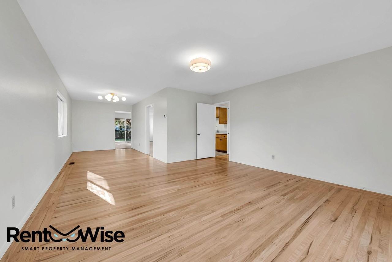 2610 Emerson St - Photo 4 of 42