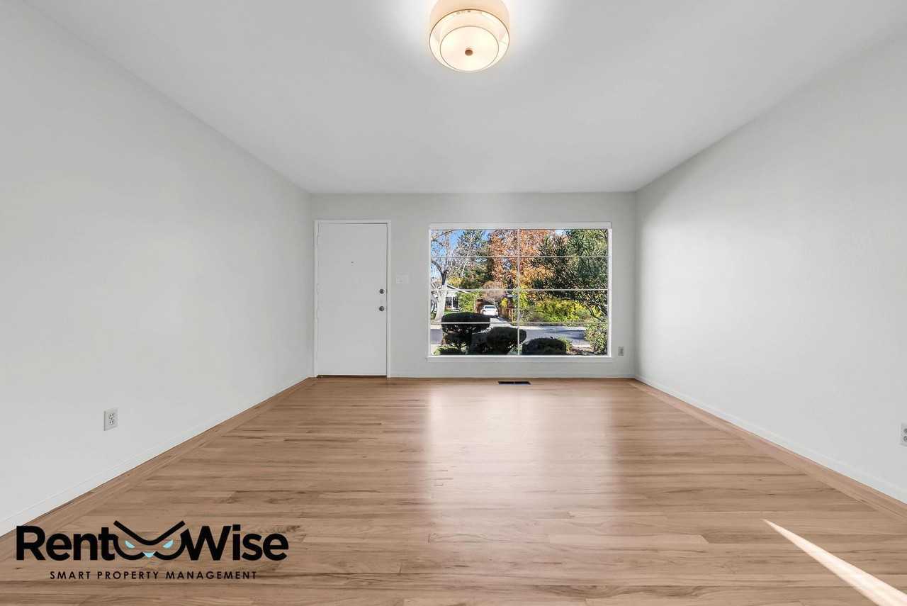 2610 Emerson St - Photo 5 of 42