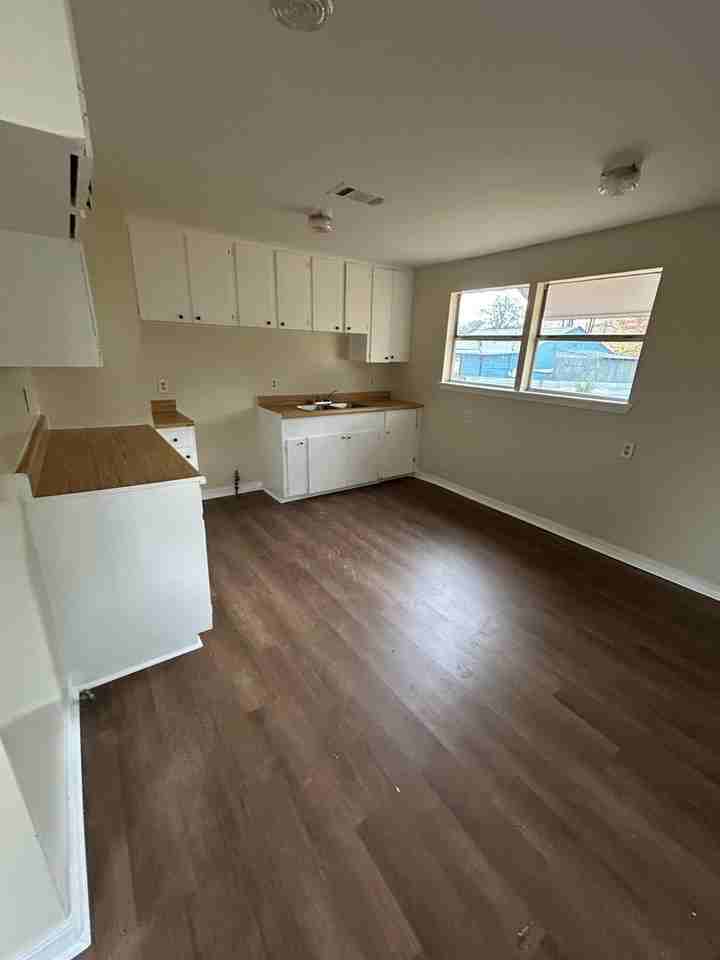 172 Pike Ave - Photo 3 of 11