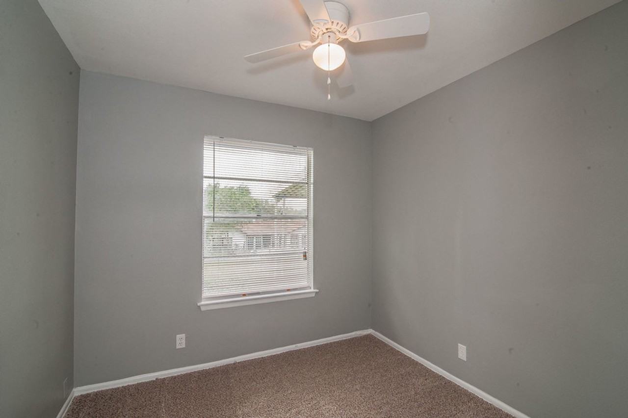 8730 Easy Valley St - Photo 2 of 15