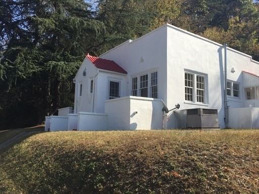 403 E Elm St - Photo 2 of 44