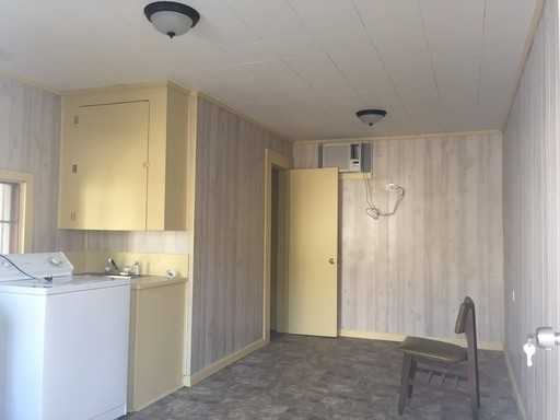 403 E Elm St - Photo 4 of 44