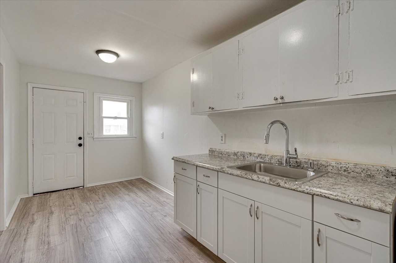 1615 Heather Street - Photo 7 of 16