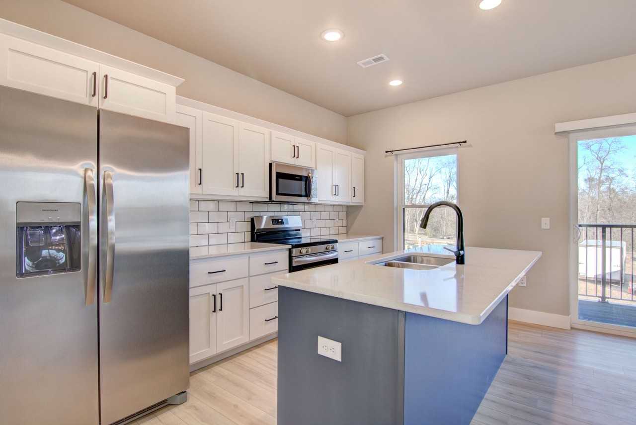 2527 Otter Tail Way - Photo 2 of 9