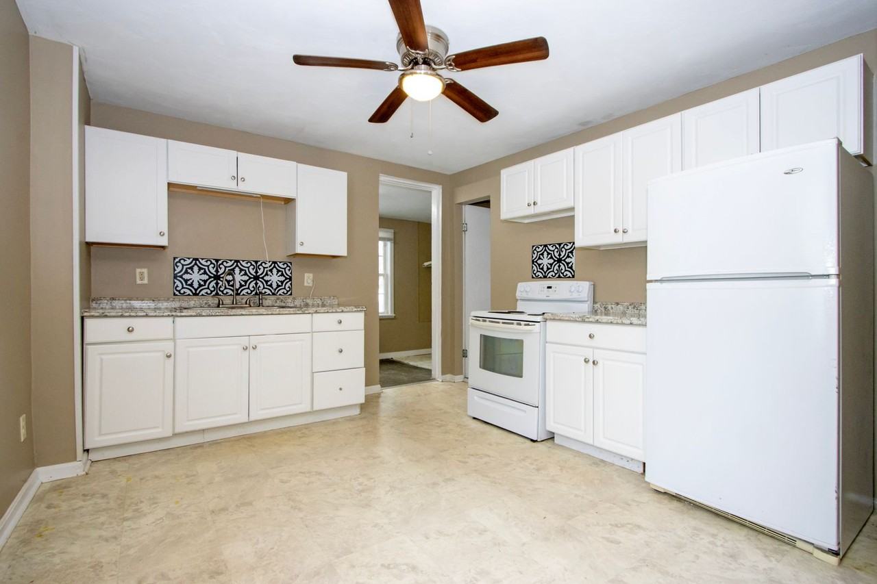 636 Western Dr - Photo 5 of 21