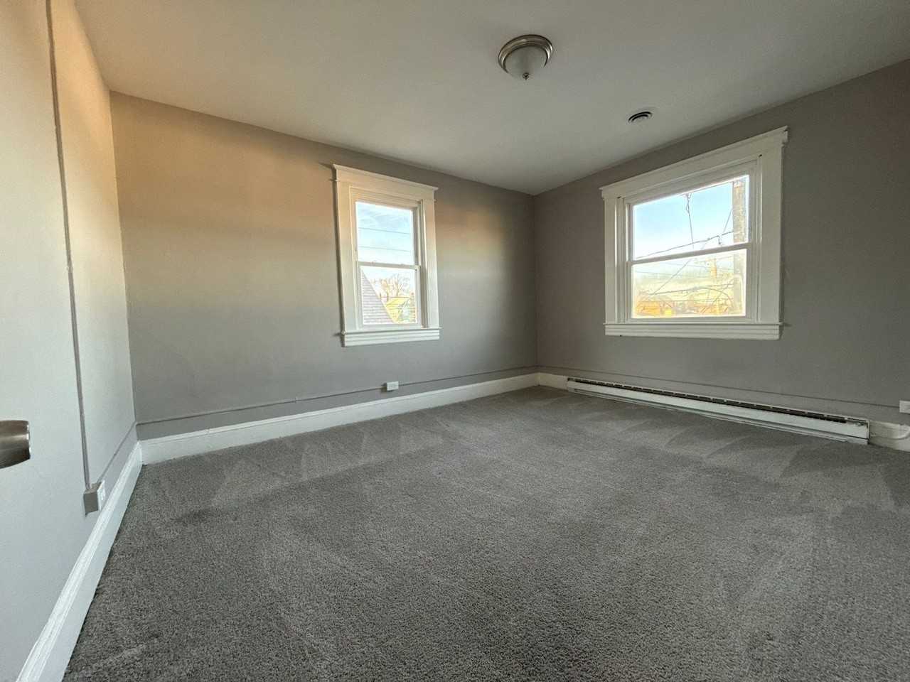 1309 Linden Avenue - Photo 4 of 12