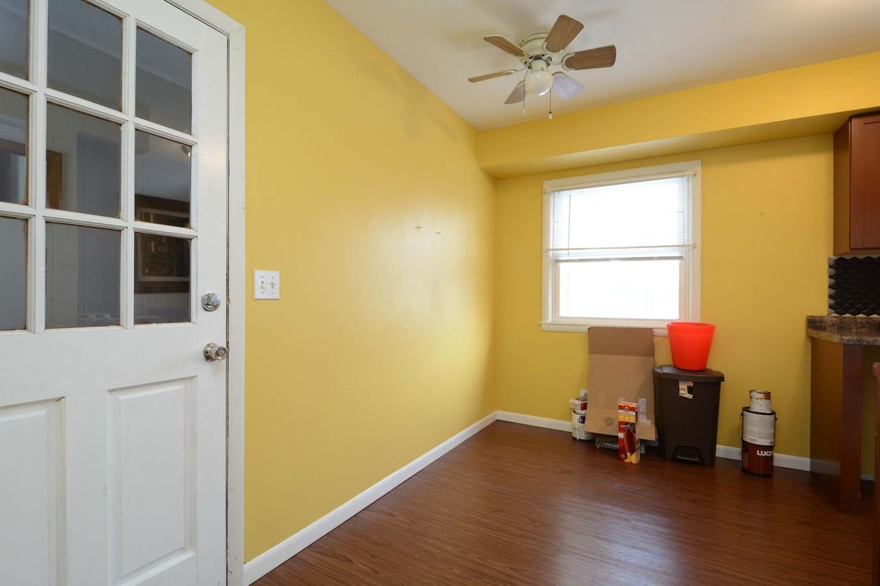 5736 James Ave N - Photo 7 of 22