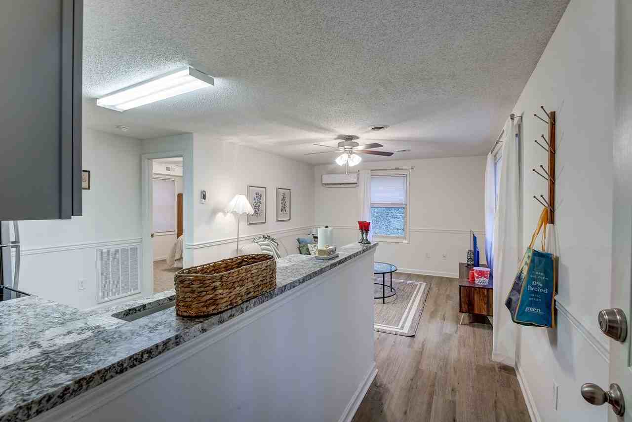 1312 N Barton St - Photo 3 of 21