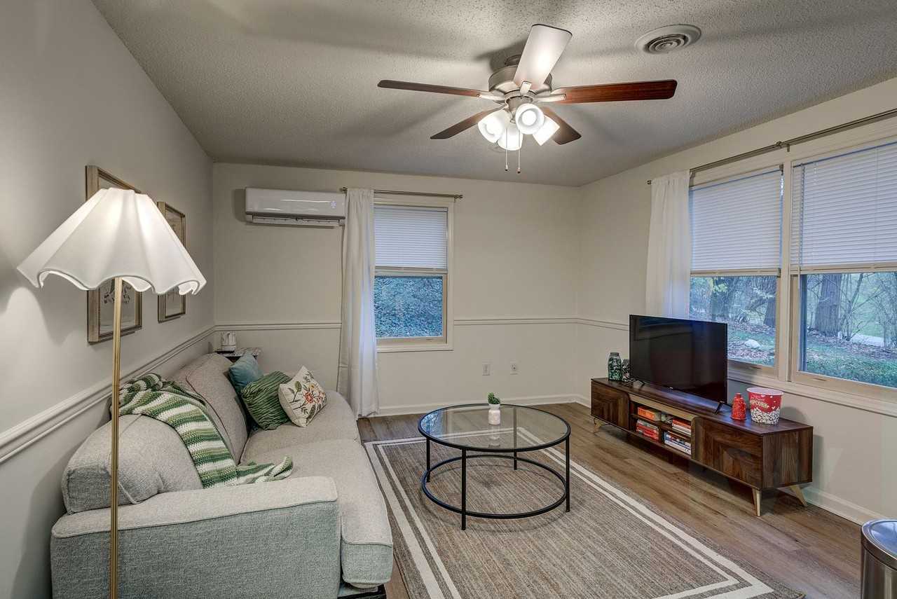 1312 N Barton St - Photo 6 of 21