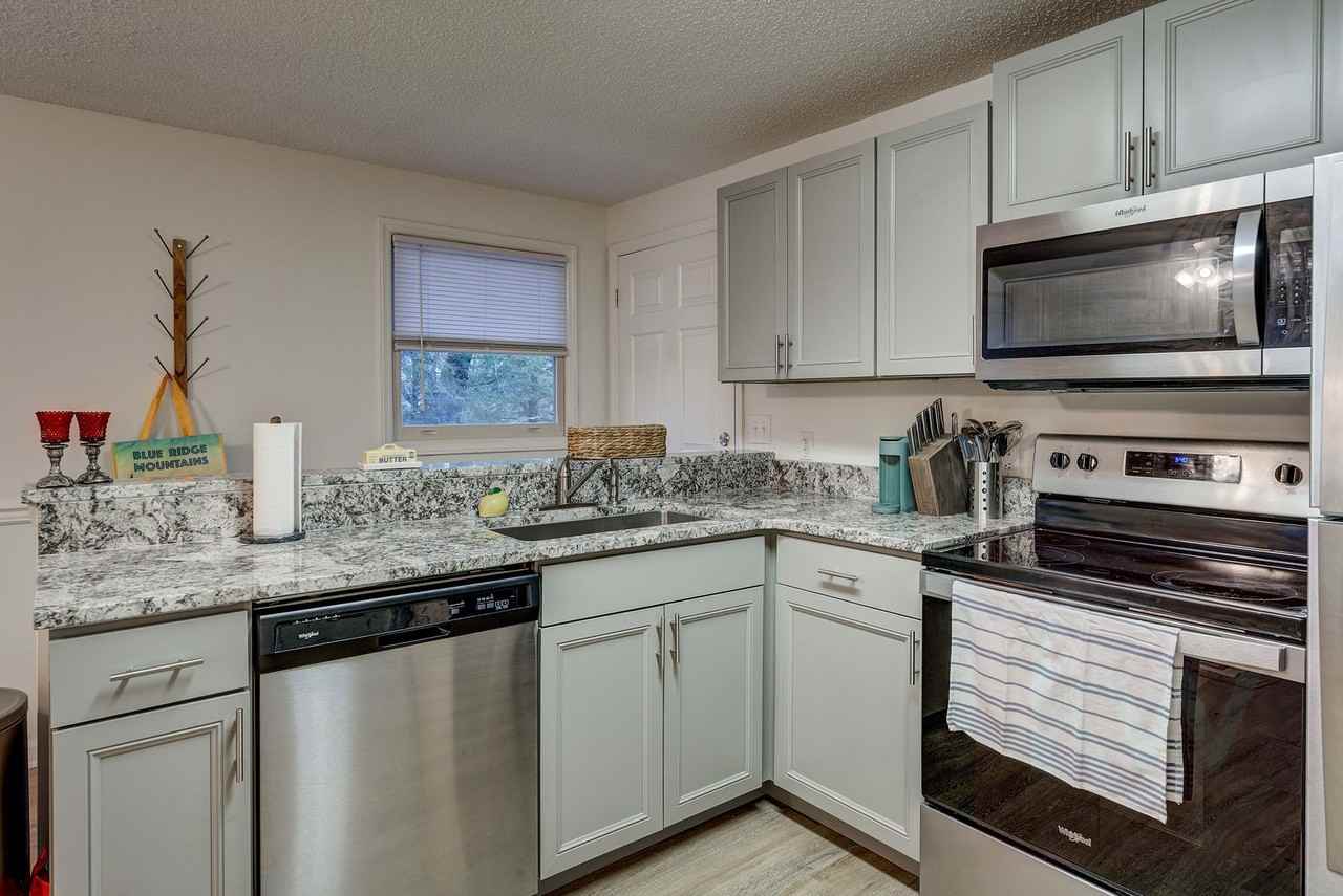 1312 N Barton St - Photo 7 of 21