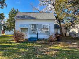 featured image of 813 North Sanborn Boulevard