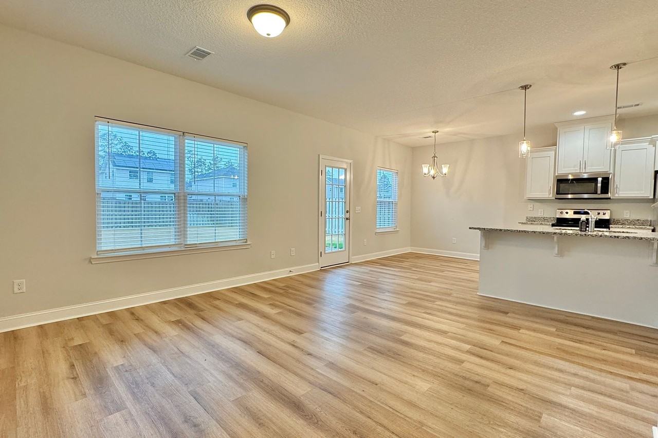 754 Grayson Ave - Photo 3 of 40