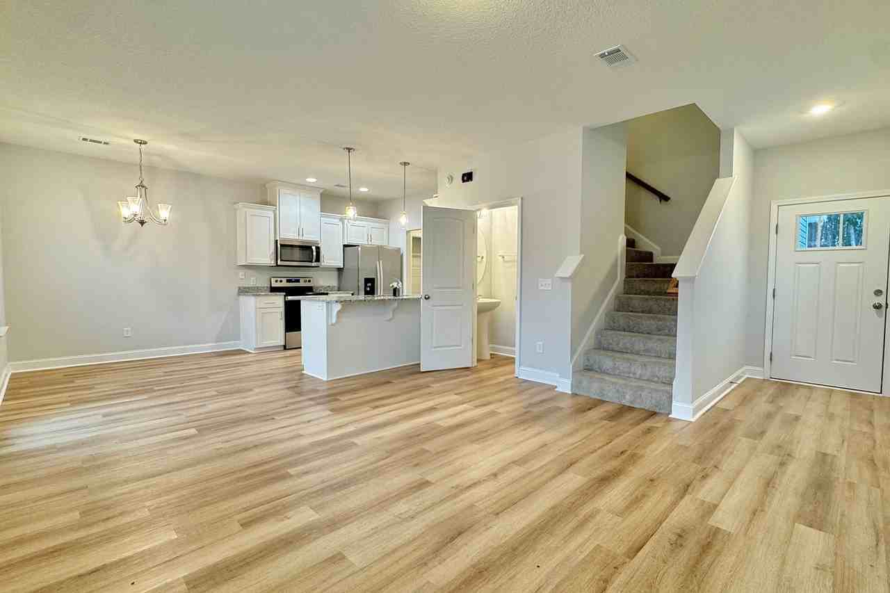 754 Grayson Ave - Photo 4 of 40