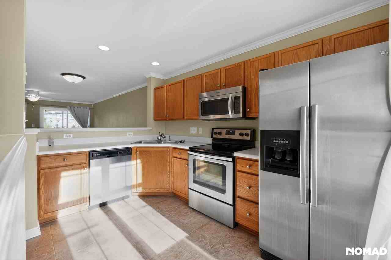 6319 Sweetbay Drive - Photo 4 of 25