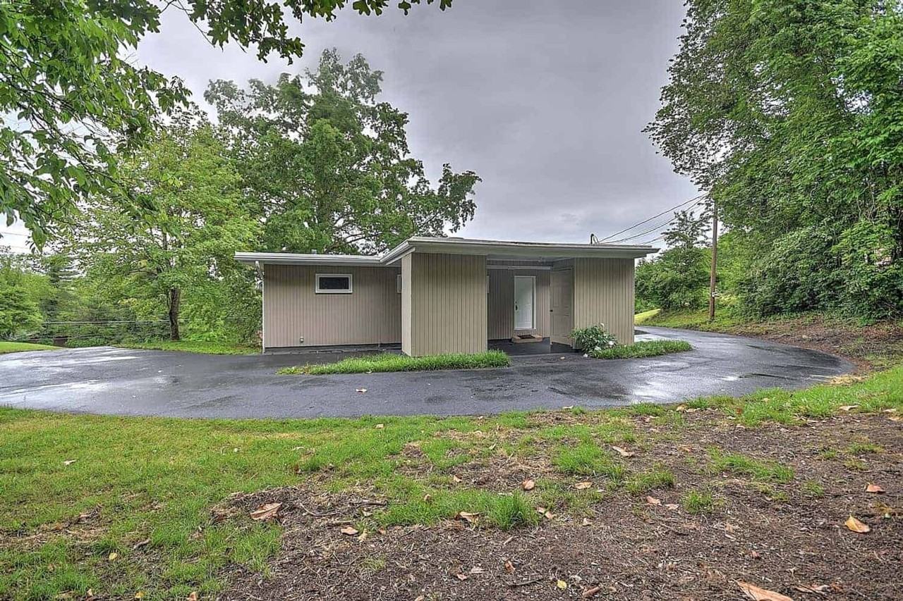 310 Knob Hill Dr - Photo 3 of 40