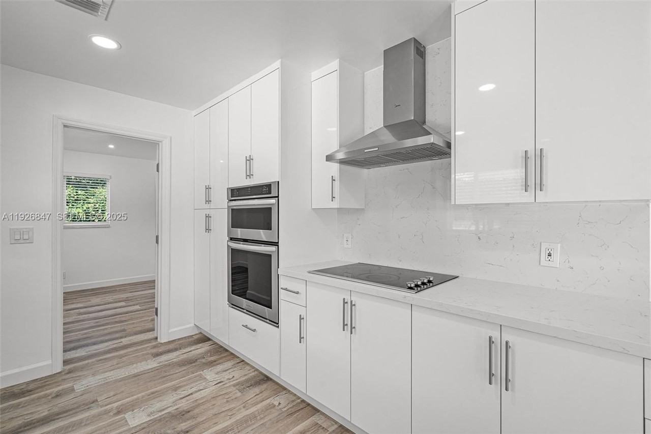 14330 Sw 16th St - Photo 2 of 22