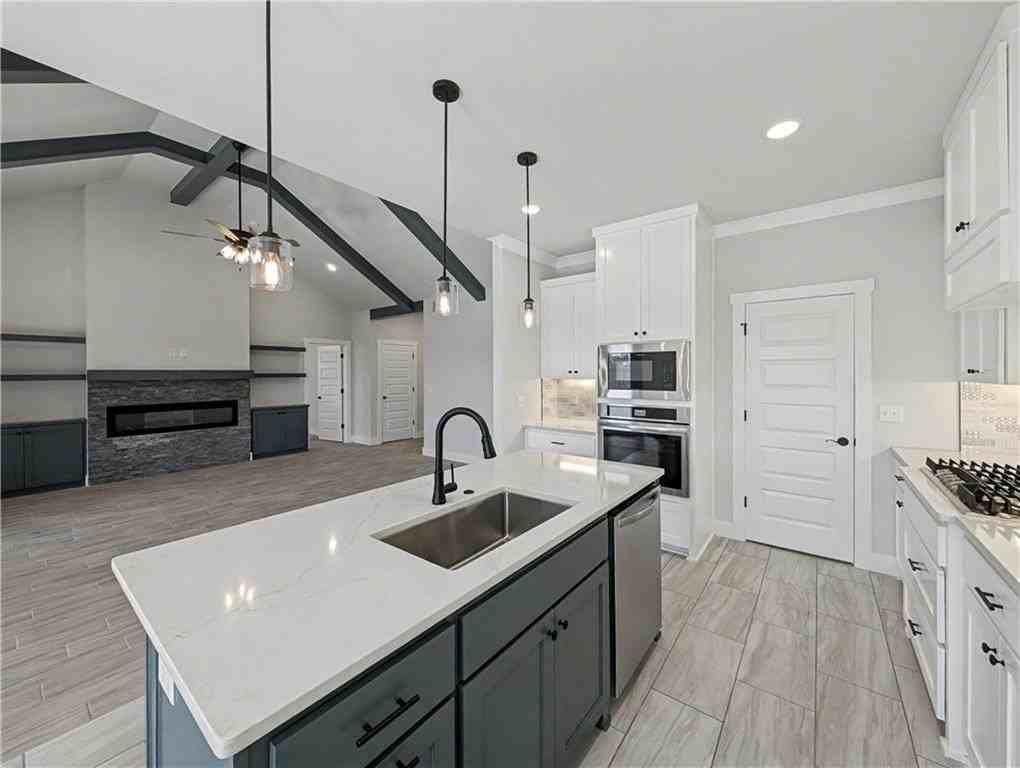 Southwest Basswood Avenue - Photo 6 of 28