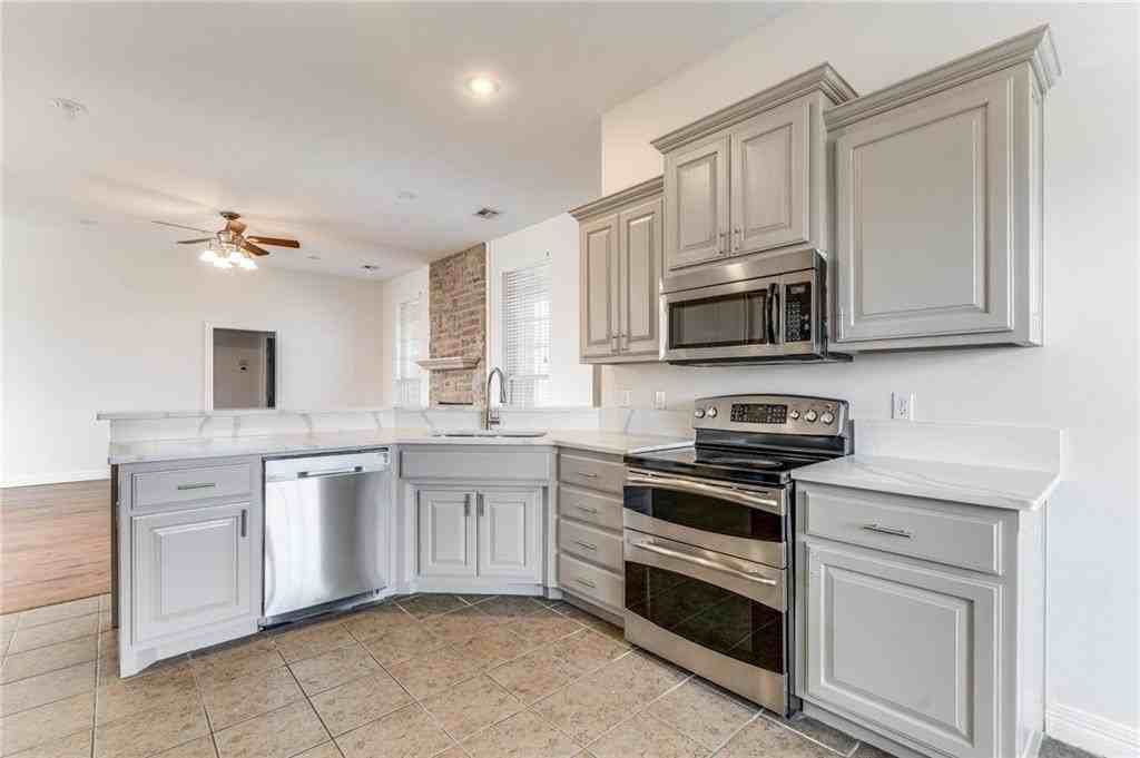 102 Skinner St - Photo 7 of 23