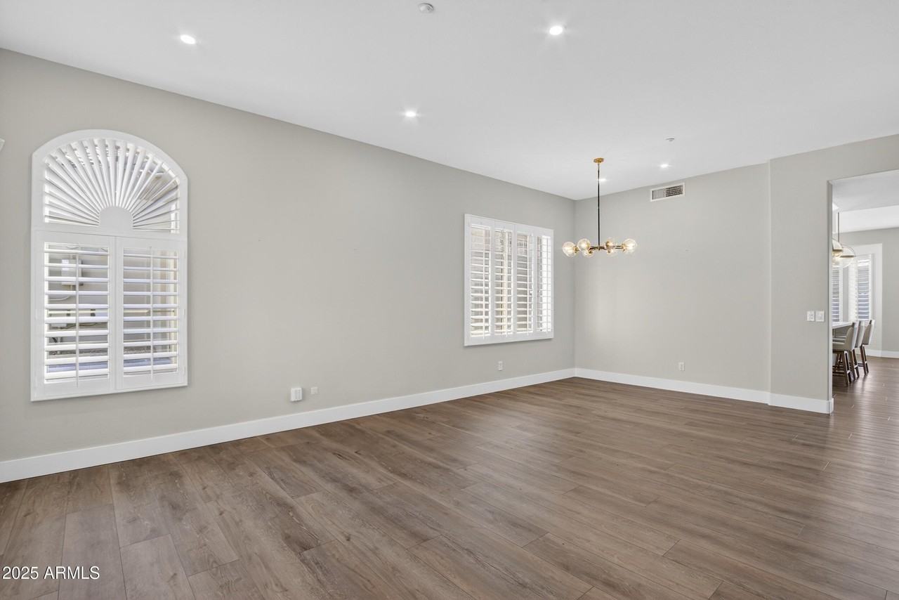 10587 E Sheena Dr - Photo 7 of 50