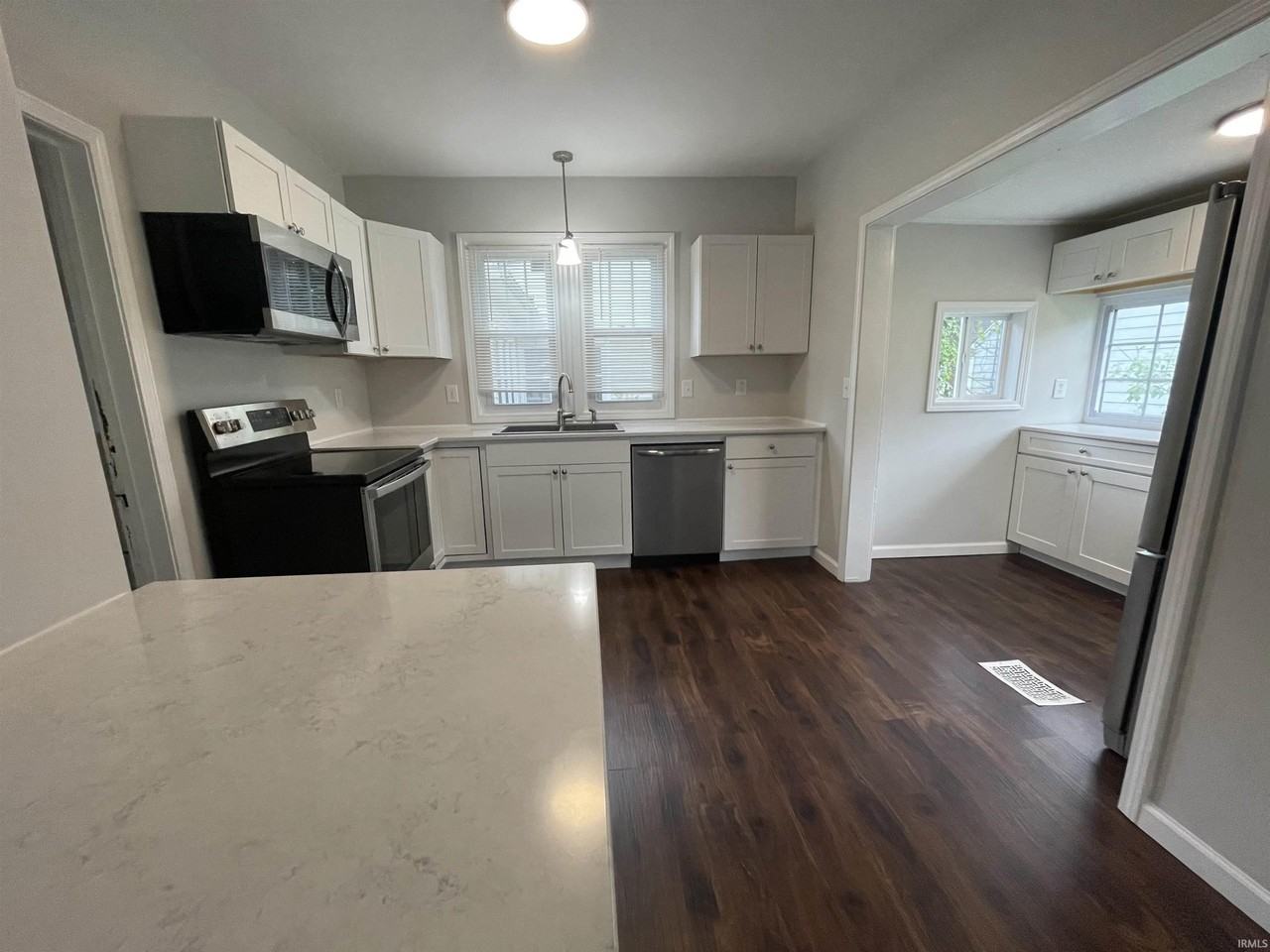 600 E 1st St - Photo 5 of 20