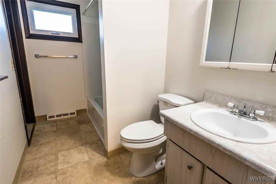 111 Sunshine Dr - Photo 5 of 7