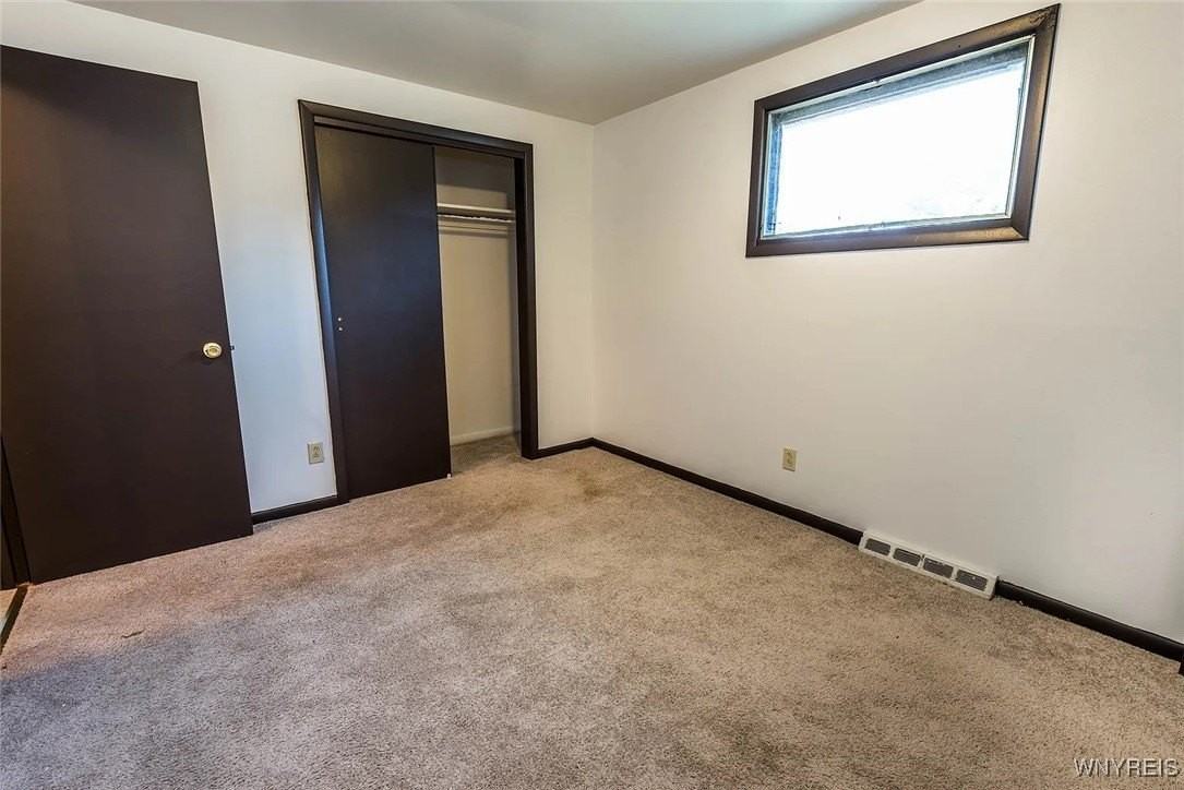 111 Sunshine Dr - Photo 6 of 7