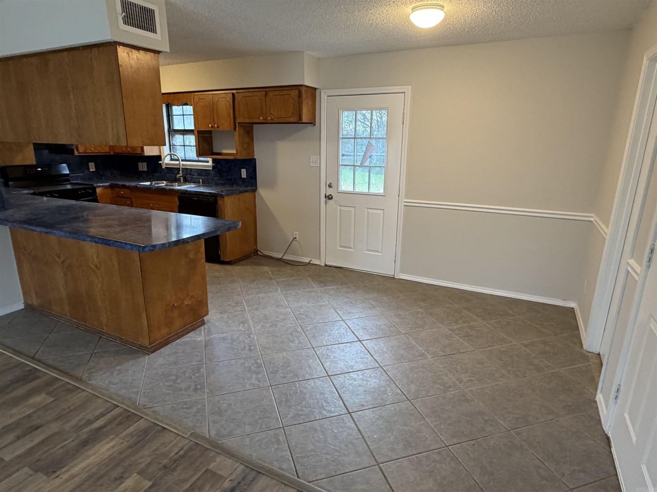 415 Wildwood Cv - Photo 5 of 21