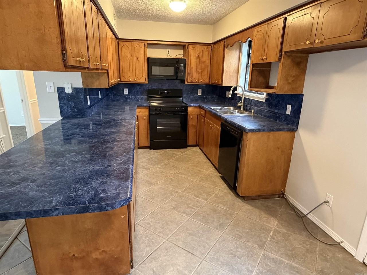 415 Wildwood Cv - Photo 6 of 21