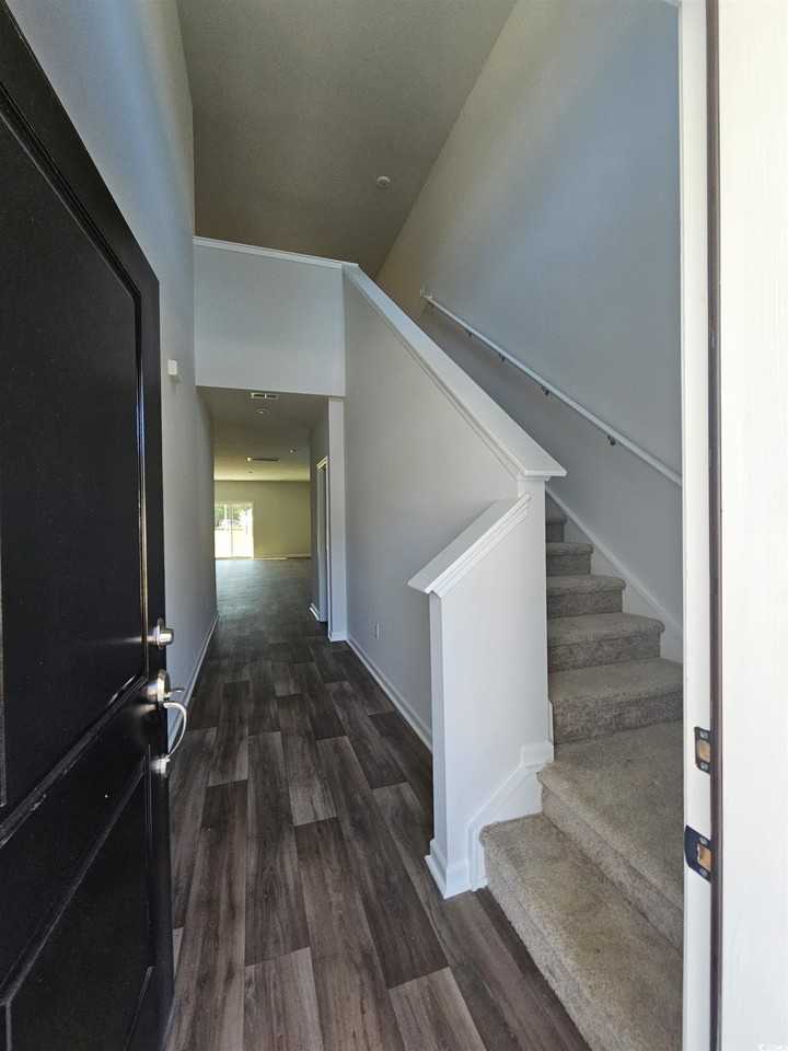 800 Wapama St. - Photo 4 of 34