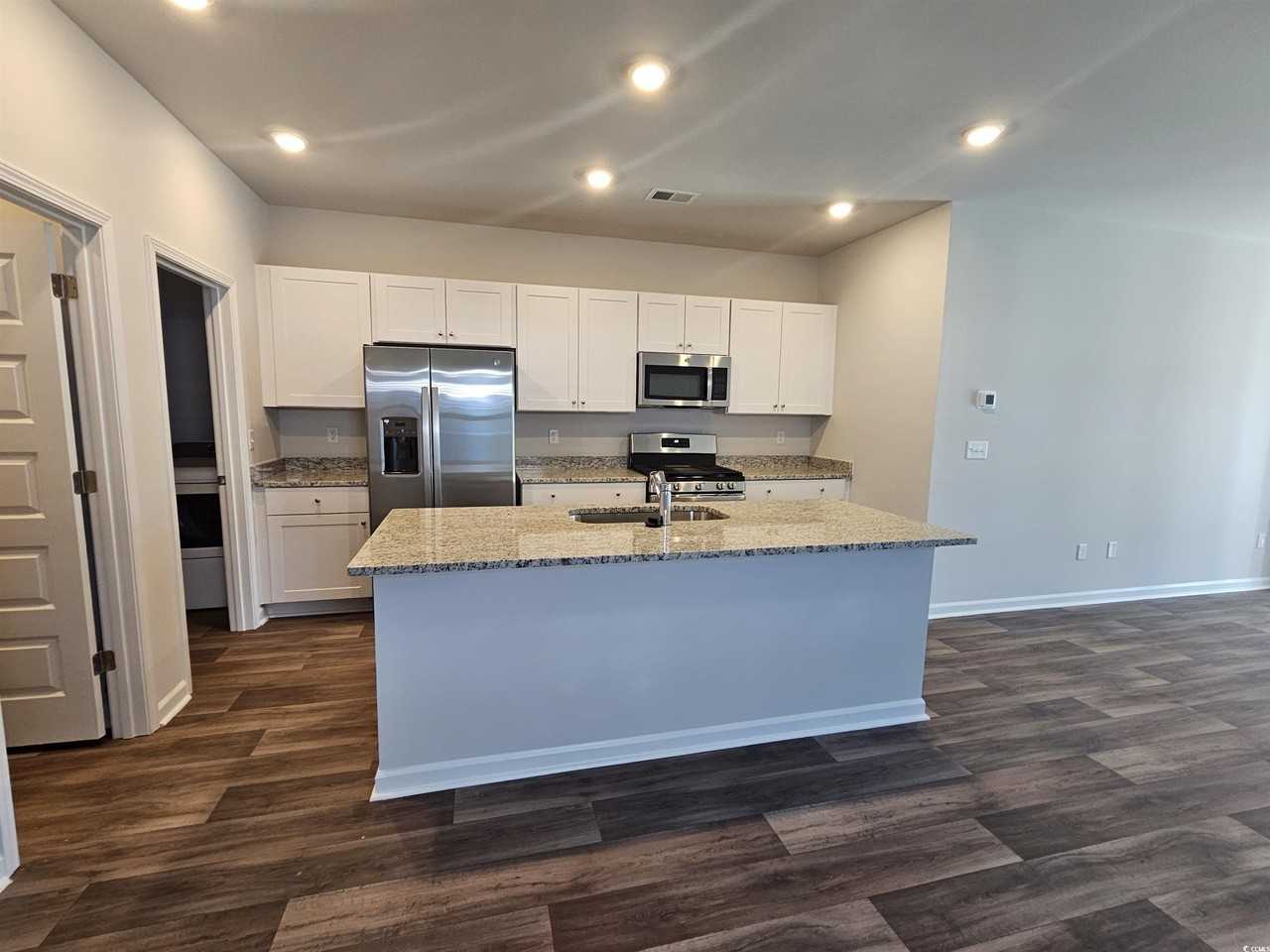 800 Wapama St. - Photo 6 of 34