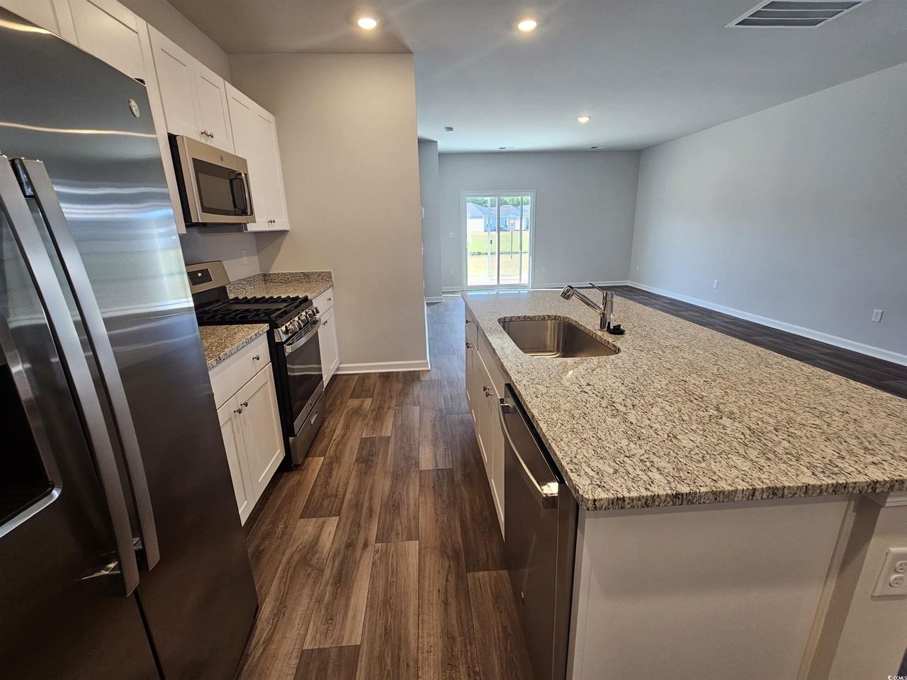 800 Wapama St. - Photo 7 of 34