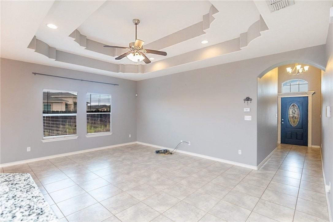 7601 Granite Dr - Photo 3 of 31