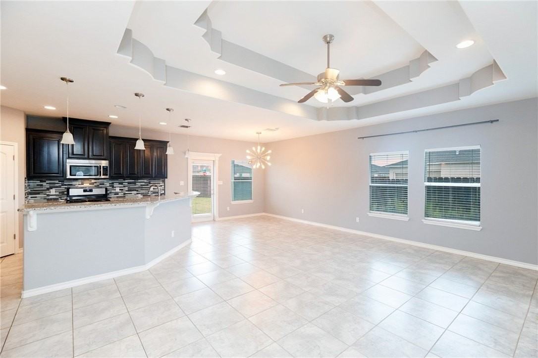 7601 Granite Dr - Photo 4 of 31