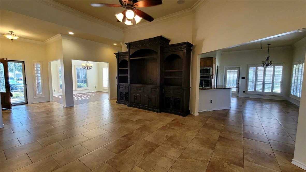 6401 Calais Street - Photo 5 of 23