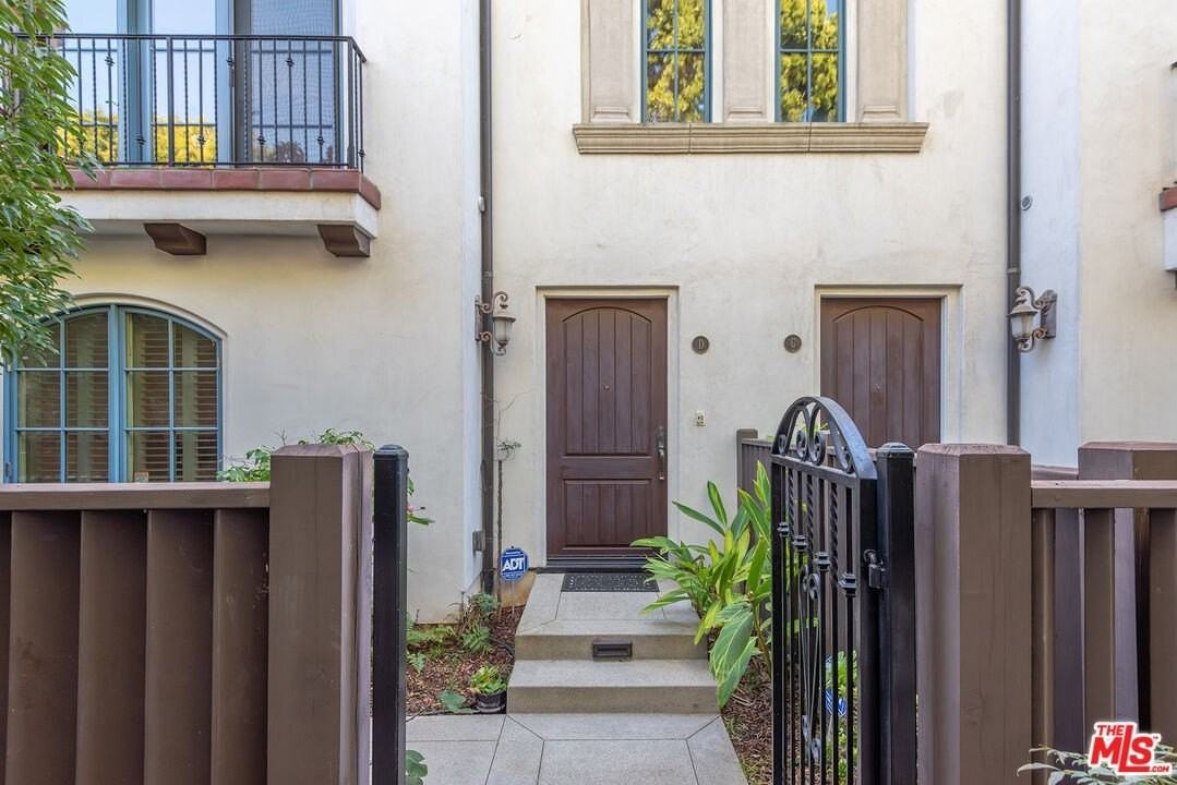 1619 Artesia Blvd Unit D #D - Photo 2 of 29