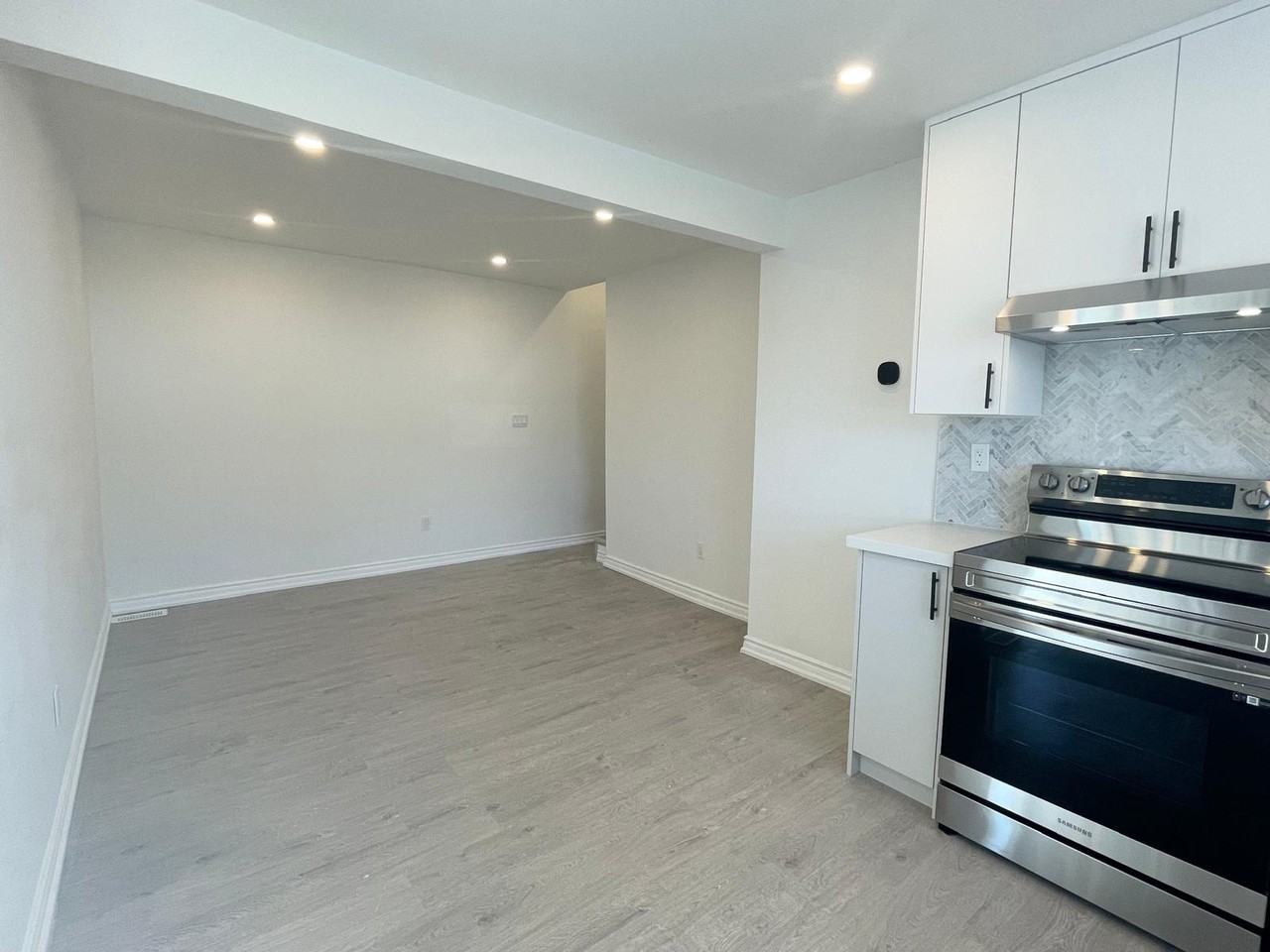 50 Chryessa Avenue - Photo 4 of 16