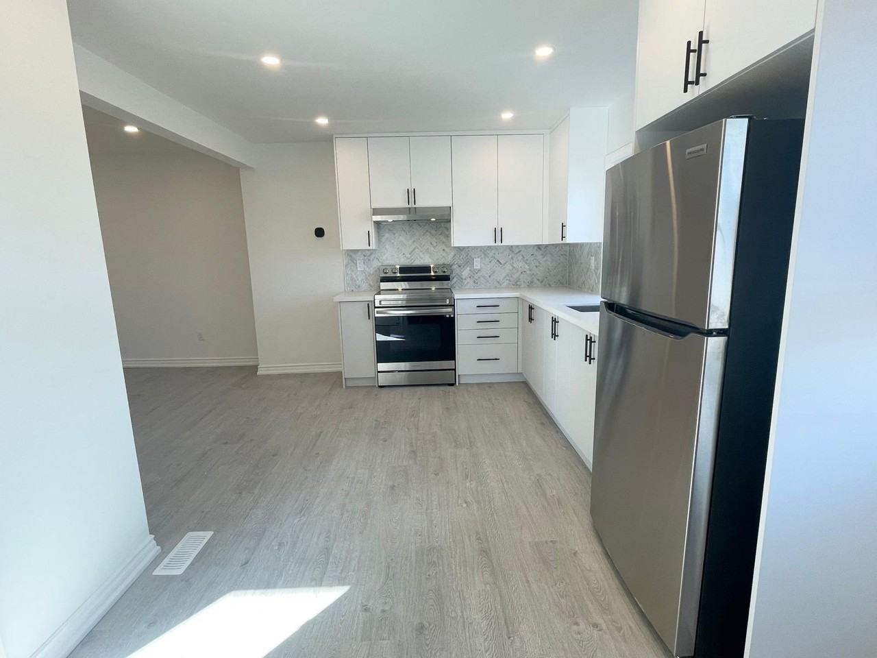 50 Chryessa Avenue - Photo 3 of 16