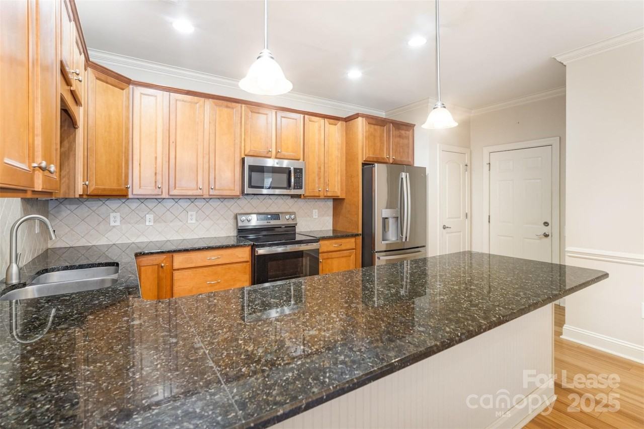 286 Liverpool Road - Photo 5 of 36