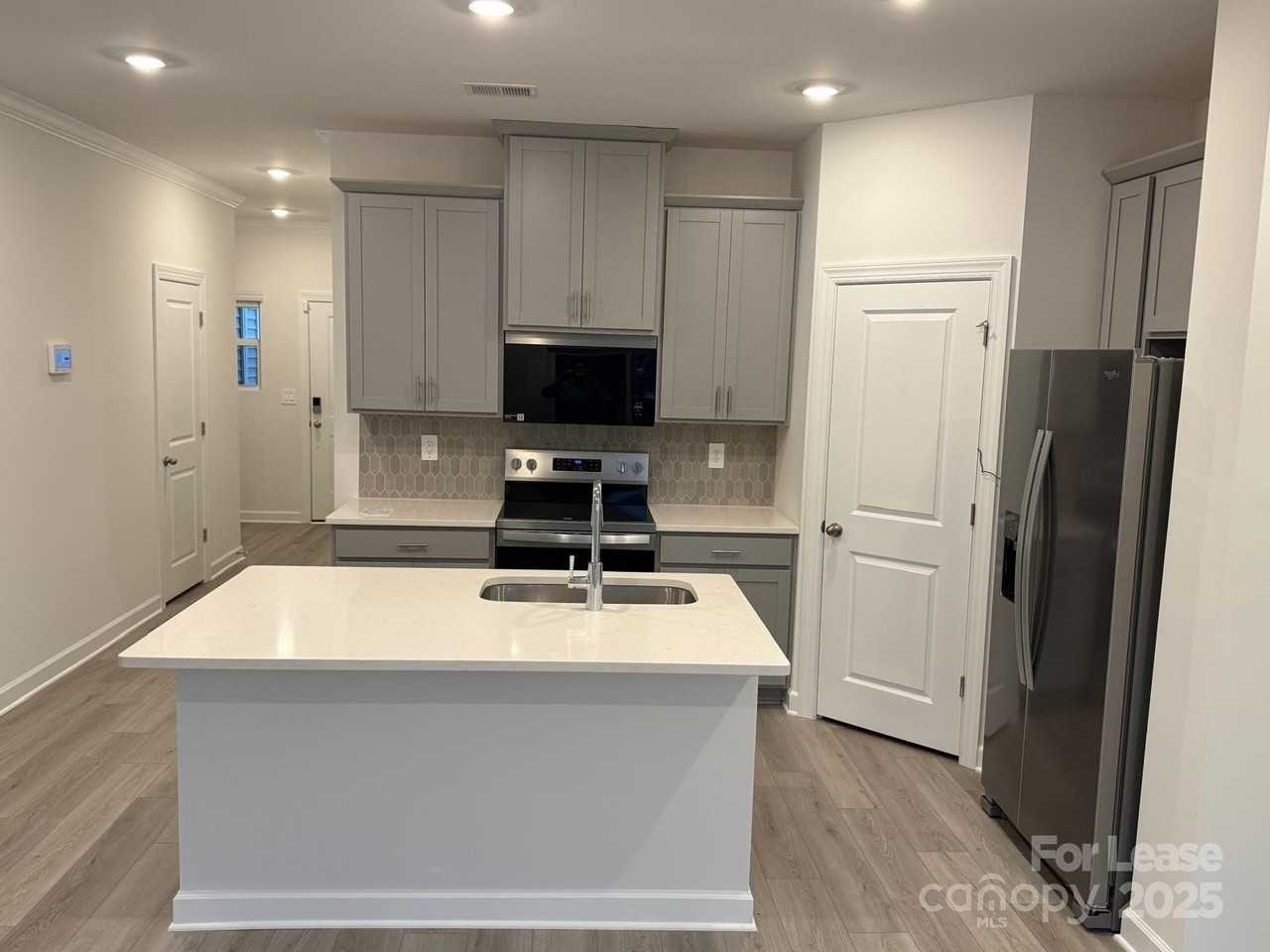 4113 Summit Woods Dr - Photo 3 of 20