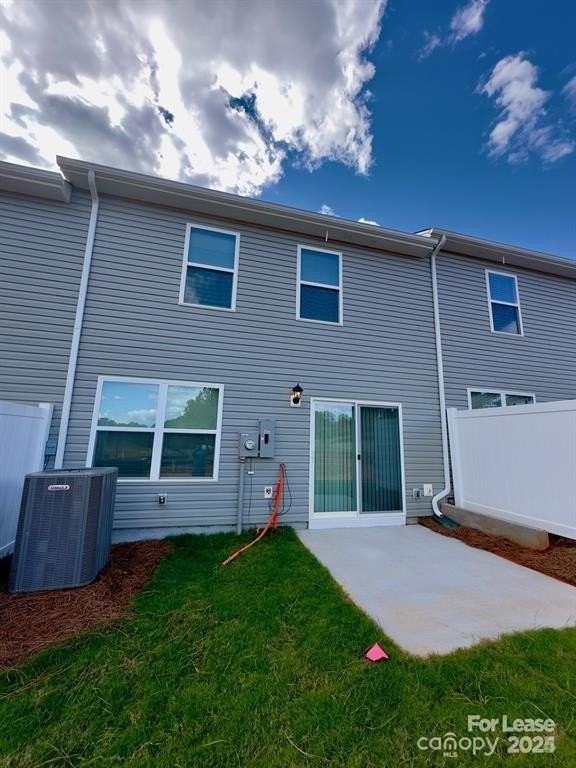 6135 Faron Way - Photo 5 of 23