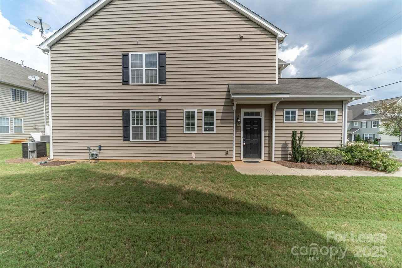 5470 Allison Lane - Photo 7 of 41