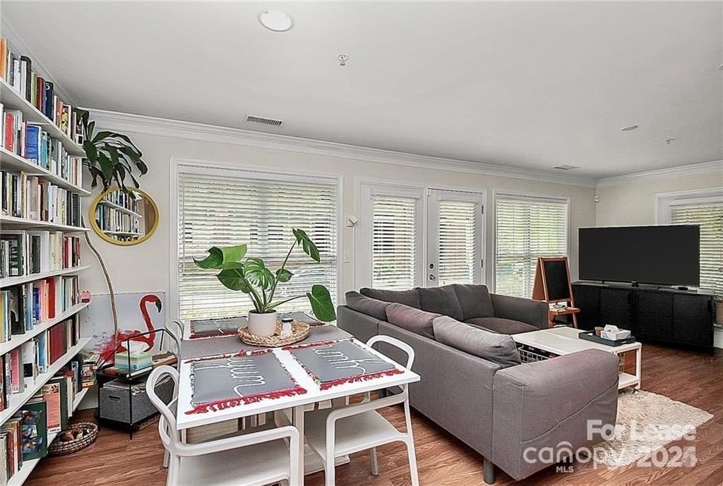 1140 West 1st Street - Photo 6 of 18