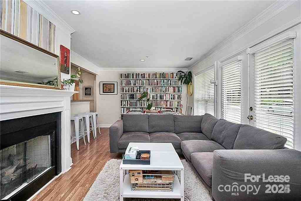 1140 West 1st Street - Photo 7 of 18