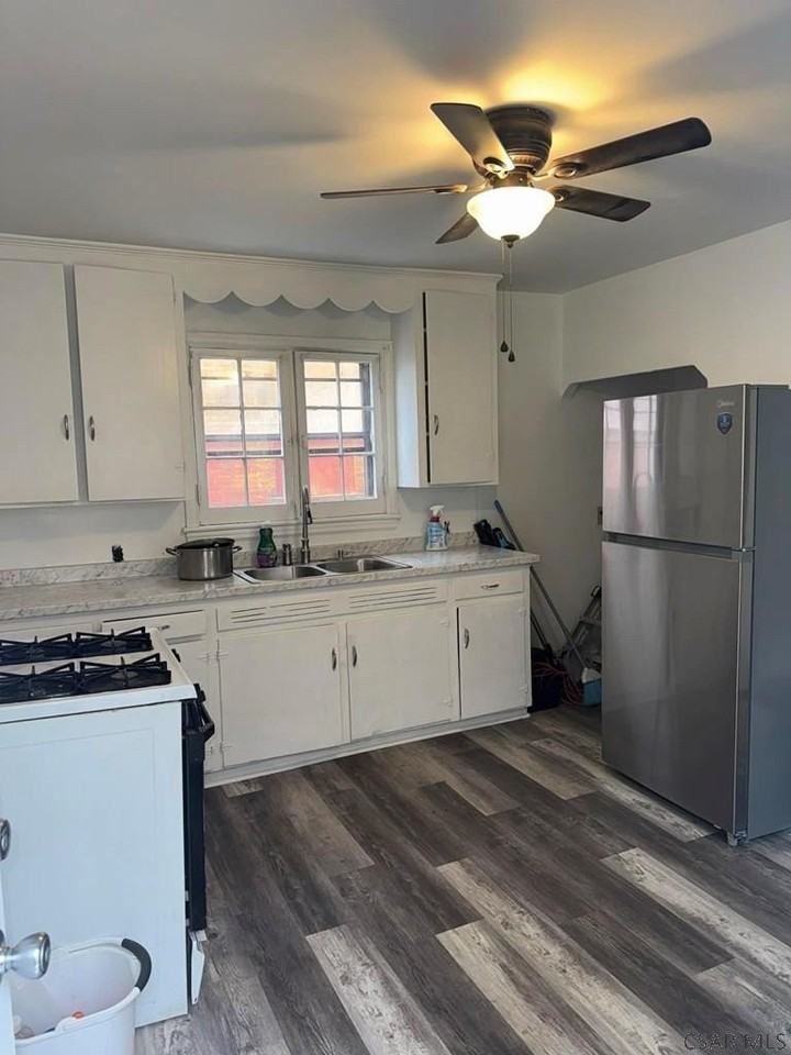 145 Rear Hudson St - Photo 3 of 11