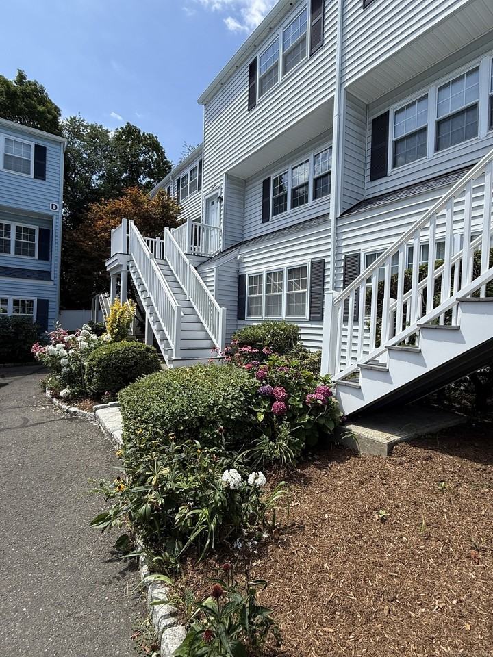 14 1/2 Fairview Ave #C7 - Photo 3 of 15