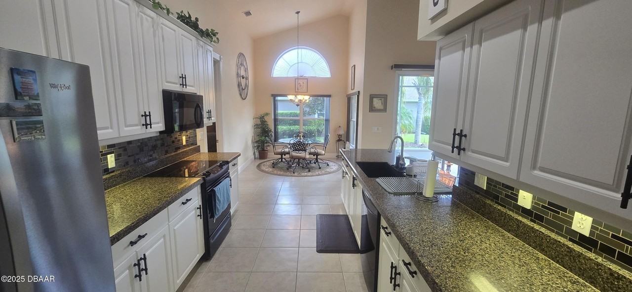 1279 Royal Pointe Ln - Photo 5 of 24