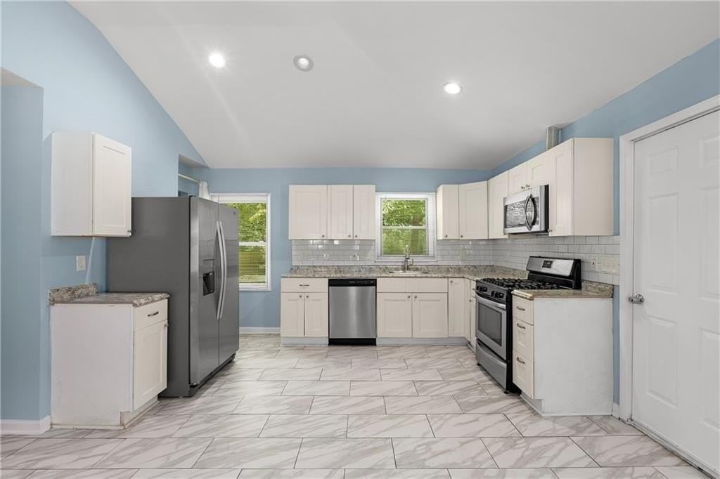 2931 Diana Drive Southwest - Photo 4 of 18