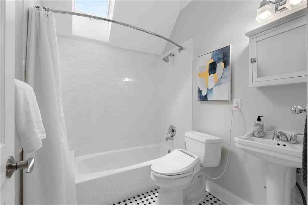 1531 North Morningside Drive Northeast - Photo 6 of 12