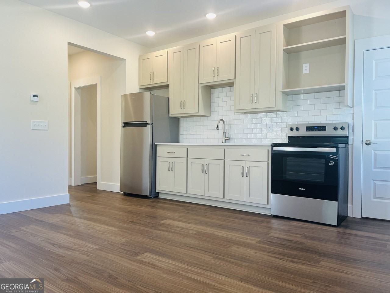 105 Gardenia Ln Unit 105b #105B - Photo 5 of 24