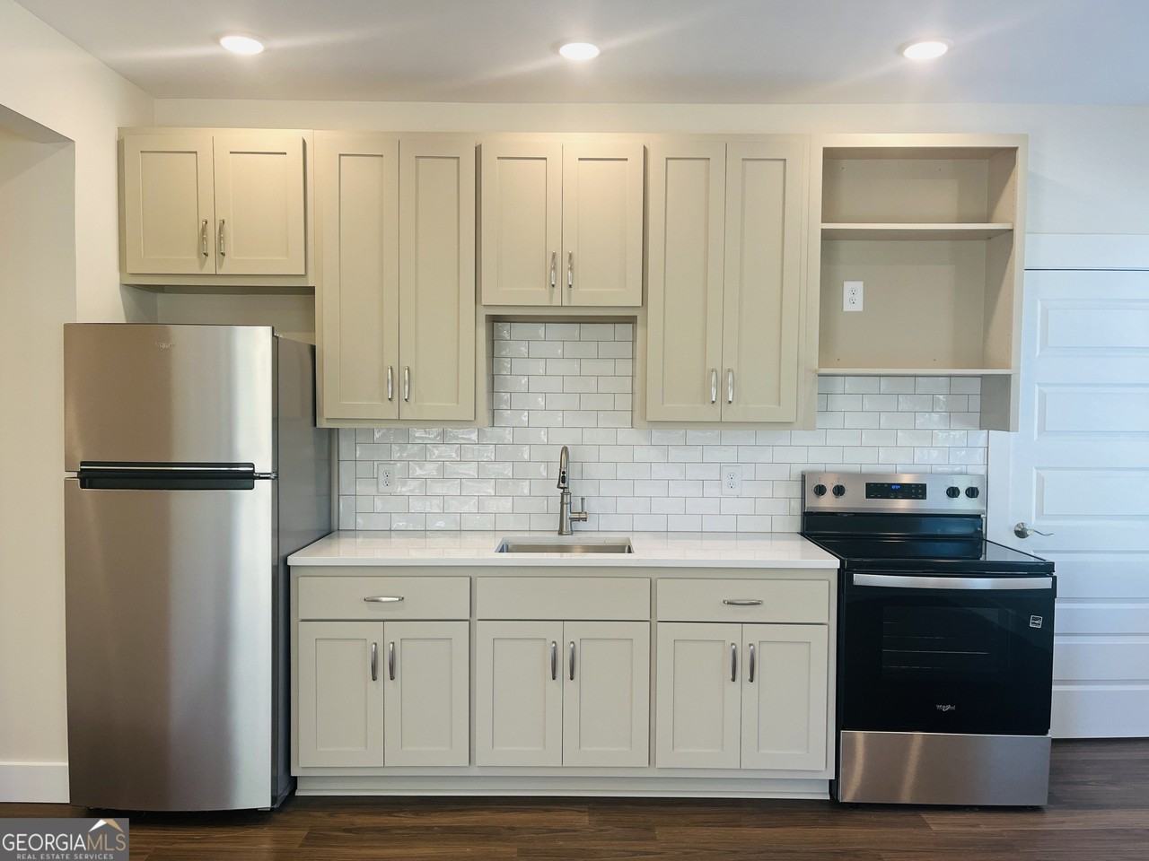 105 Gardenia Ln Unit 105b #105B - Photo 6 of 24